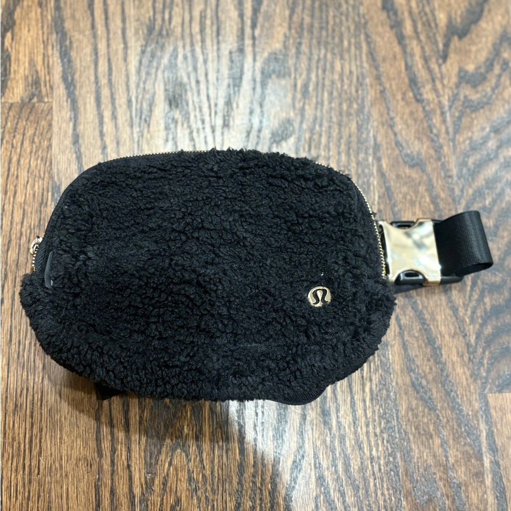 Lululemon Black & Gold Fleece Crossbody Belt Bag